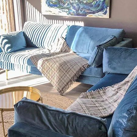 4 Star In Apartment *